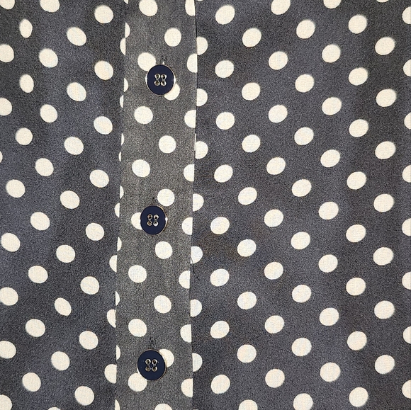 Jones New York black and white polka dot silk sleeveless blouse in sz 6 - Picture 11 of 15